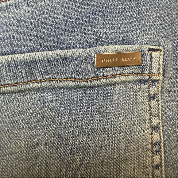 White House Black Market The Flare Crop Women's Flare Jeans Size 8 - Picture 12 of 16